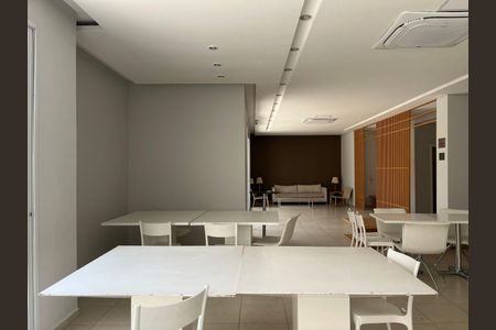 Apartamento à venda com 140m², 3 quartos e 3 vagas Apartamento à venda com 140m², 3 quartos e 3 vagasÁrea comum - Salão de festas