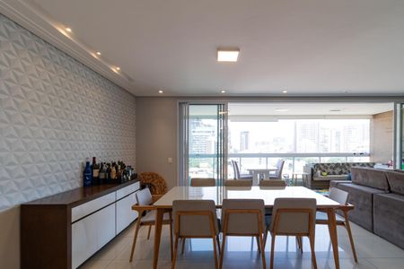 Apartamento à venda com 140m², 3 quartos e 3 vagas Apartamento à venda com 140m², 3 quartos e 3 vagasSala de Jantar