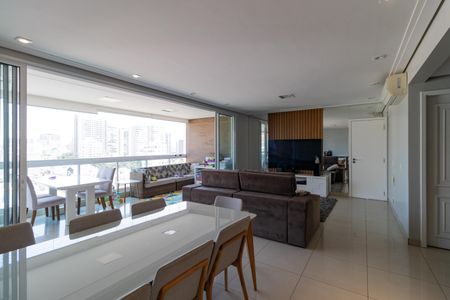 Apartamento à venda com 140m², 3 quartos e 3 vagas Apartamento à venda com 140m², 3 quartos e 3 vagasSala