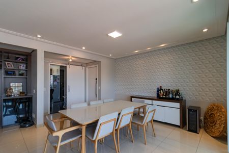 Apartamento à venda com 140m², 3 quartos e 3 vagas Apartamento à venda com 140m², 3 quartos e 3 vagasSala de Jantar