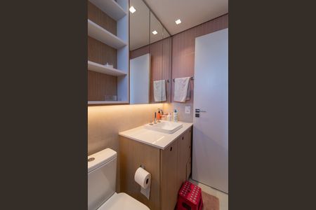 Apartamento à venda com 140m², 3 quartos e 3 vagas Apartamento à venda com 140m², 3 quartos e 3 vagasBanheiro da Suíte 2