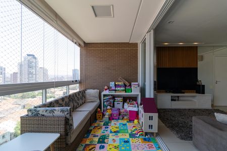 Apartamento à venda com 140m², 3 quartos e 3 vagas Apartamento à venda com 140m², 3 quartos e 3 vagasVaranda