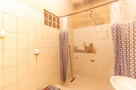 Casa à venda com 200m², 6 quartos e 1 vaga Casa à venda com 200m², 6 quartos e 1 vagaCasa 2 - Banheiro 2