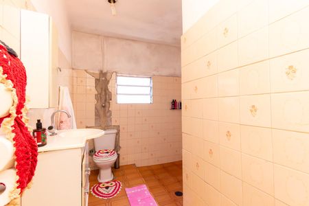 Casa à venda com 200m², 6 quartos e 1 vaga Casa à venda com 200m², 6 quartos e 1 vagaCasa 2 - Banheiro