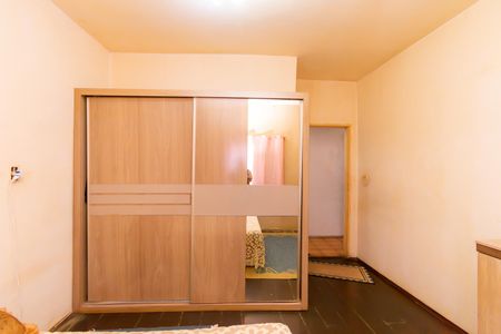 Casa à venda com 200m², 6 quartos e 1 vaga Casa à venda com 200m², 6 quartos e 1 vagaCasa 2 - Quarto 2