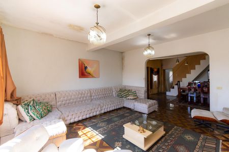 Casa à venda com 200m², 6 quartos e 1 vaga Casa à venda com 200m², 6 quartos e 1 vagaCasa 2 - Sala