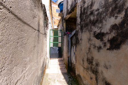 Casa à venda com 200m², 6 quartos e 1 vaga Casa à venda com 200m², 6 quartos e 1 vagaQuintal