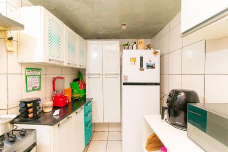 Casa à venda com 200m², 6 quartos e 1 vaga Casa à venda com 200m², 6 quartos e 1 vagaCozinha