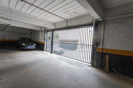 Apartamento à venda com 60m², 2 quartos e 1 vaga Apartamento à venda com 60m², 2 quartos e 1 vagaEntrada garagem