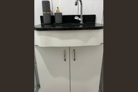 Apartamento à venda com 60m², 2 quartos e 1 vaga Apartamento à venda com 60m², 2 quartos e 1 vagaBanheiro