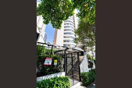 Apartamento à venda com 97m², 3 quartos e 2 vagas Apartamento à venda com 97m², 3 quartos e 2 vagasFachada e portaria