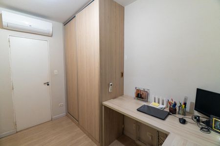 Apartamento à venda com 97m², 3 quartos e 2 vagas Apartamento à venda com 97m², 3 quartos e 2 vagasQuarto 2