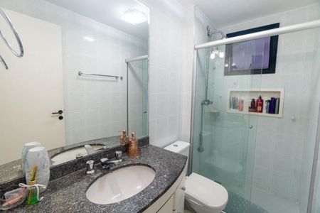Apartamento à venda com 97m², 3 quartos e 2 vagas Apartamento à venda com 97m², 3 quartos e 2 vagasBanheiro da Suíte