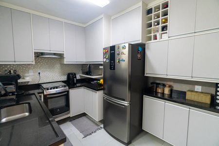 Apartamento à venda com 97m², 3 quartos e 2 vagas Apartamento à venda com 97m², 3 quartos e 2 vagasCozinha