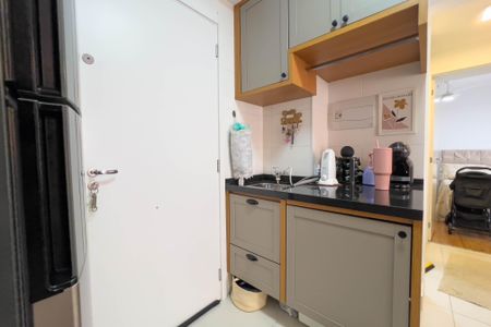 Apartamento para alugar com 33m², 2 quartos e sem vaga Apartamento para alugar com 33m², 2 quartos e sem vagaCozinha e área de serviço