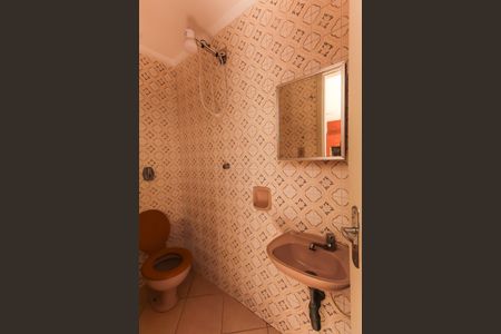 Casa para alugar com 270m², 3 quartos e 3 vagas Casa para alugar com 270m², 3 quartos e 3 vagasBanheiro de Serviço