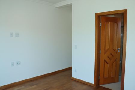 Casa de condomínio para alugar com 440m², 5 quartos e 15 vagasSuíte 1