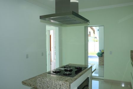 Casa de condomínio para alugar com 440m², 5 quartos e 15 vagasCozinha