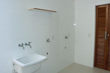 Casa de condomínio para alugar com 440m², 5 quartos e 15 vagasÁrea de Serviço