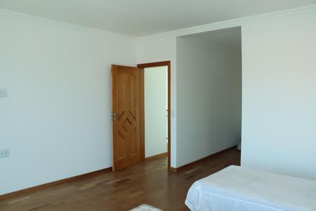 Casa de condomínio para alugar com 440m², 5 quartos e 15 vagasSuíte 3