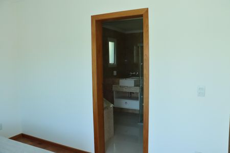 Casa de condomínio para alugar com 440m², 5 quartos e 15 vagasSuíte 2