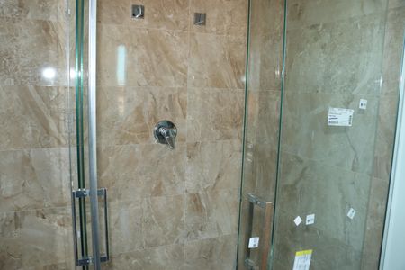 Casa de condomínio para alugar com 440m², 5 quartos e 15 vagasBanheiro da Suíte 4