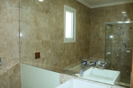 Casa de condomínio para alugar com 440m², 5 quartos e 15 vagasBanheiro da Suíte 3