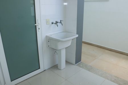 Casa de condomínio para alugar com 440m², 5 quartos e 15 vagasÁrea de Serviço