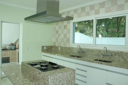 Casa de condomínio para alugar com 440m², 5 quartos e 15 vagasCozinha