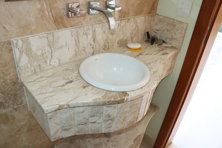 Casa de condomínio para alugar com 440m², 5 quartos e 15 vagasBanheiro 