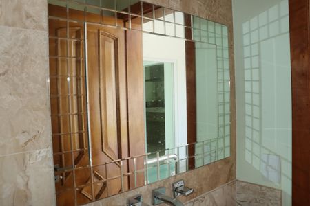 Casa de condomínio para alugar com 440m², 5 quartos e 15 vagasBanheiro 