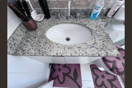 Apartamento à venda com 81m², 3 quartos e 2 vagas Apartamento à venda com 81m², 3 quartos e 2 vagasBanheiro da Suíte