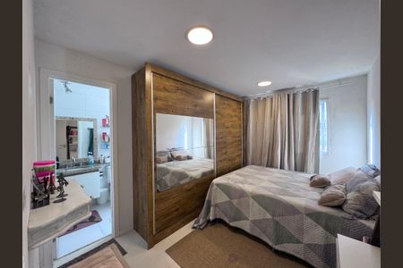 Apartamento à venda com 81m², 3 quartos e 2 vagas Apartamento à venda com 81m², 3 quartos e 2 vagasSuíte