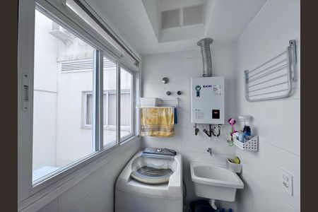 Apartamento à venda com 81m², 3 quartos e 2 vagas Apartamento à venda com 81m², 3 quartos e 2 vagasCozinha e Área de Serviço