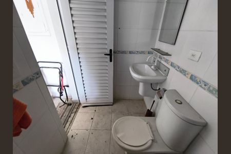 Casa à venda com 320m², 3 quartos e 5 vagasBanheiro de Serviço