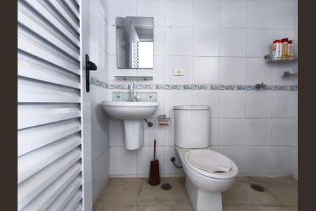 Casa à venda com 320m², 3 quartos e 5 vagasBanheiro de Serviço