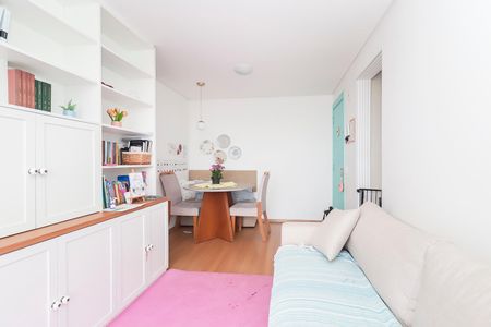 Sala de apartamento para alugar com 2 quartos, 47m² em Jardim das Oliveiras, São Paulo