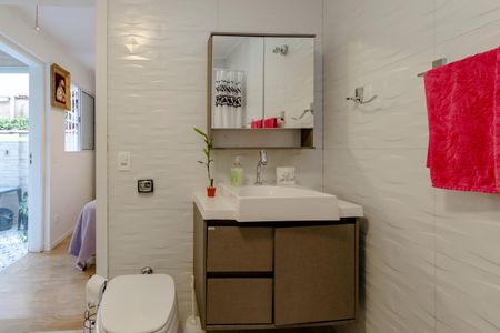 Casa à venda com 116m², 4 quartos e sem vagaBanheiro de Serviço