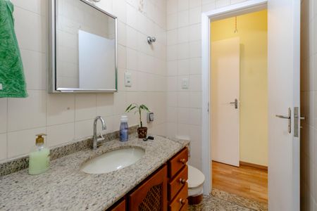 Casa à venda com 116m², 4 quartos e sem vagaBanheiro da Suíte
