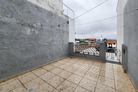 Casa à venda com 102m², 2 quartos e 1 vaga Casa à venda com 102m², 2 quartos e 1 vagaVaranda