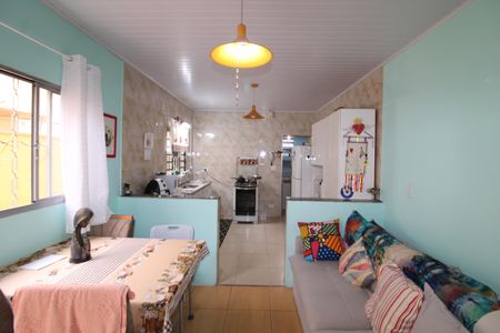 Casa à venda com 200m², 2 quartos e 3 vagasSala/Cozinha