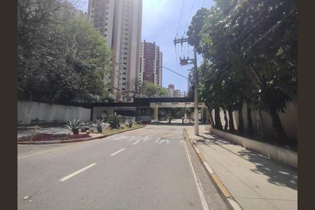 Apartamento para alugar com 70m², 3 quartos e 1 vaga Apartamento para alugar com 70m², 3 quartos e 1 vagaEntrada para carros