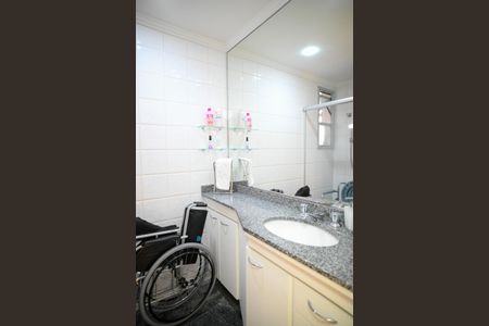 Apartamento à venda com 75m², 3 quartos e 1 vaga Apartamento à venda com 75m², 3 quartos e 1 vagaBanheiro Social