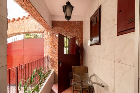 Casa para alugar com 210m², 2 quartos e 3 vagasEntrada