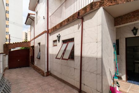 Casa para alugar com 210m², 2 quartos e 3 vagasQuintal