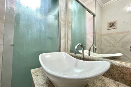 Apartamento à venda com 56m², 2 quartos e 2 vagas Apartamento à venda com 56m², 2 quartos e 2 vagasBanheiro