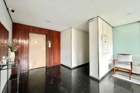 Apartamento à venda com 56m², 2 quartos e 2 vagas Apartamento à venda com 56m², 2 quartos e 2 vagasHall social
