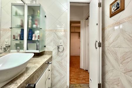 Apartamento à venda com 56m², 2 quartos e 2 vagas Apartamento à venda com 56m², 2 quartos e 2 vagasBanheiro