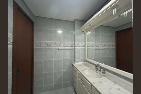 Apartamento à venda com 125m², 4 quartos e 1 vaga Apartamento à venda com 125m², 4 quartos e 1 vagaBanheiro