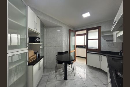 Apartamento à venda com 125m², 4 quartos e 1 vaga Apartamento à venda com 125m², 4 quartos e 1 vagaCozinha